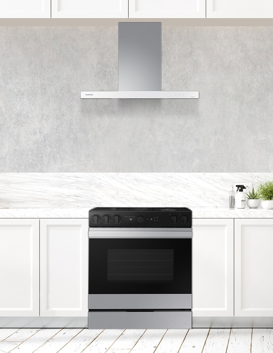 Combo estufa de piso a gas natural/lp Samsung Bespoke 76.1 CM F-NSG870SRNK36 de 5 quemadores + campana